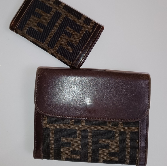 Authentic Fendi Wallet and keycase - Picture 3 of 17
